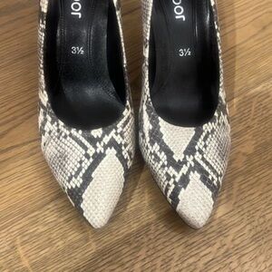 Gabor Monochrome Snakeskin Pattern Heels
